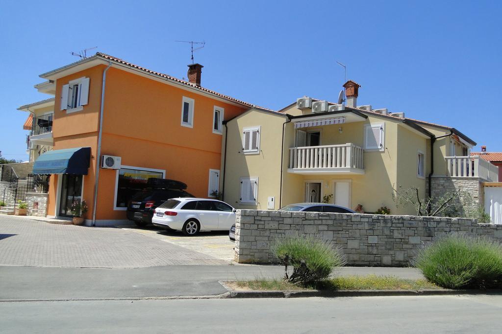 Apartments Villa Ela 우마그 외부 사진