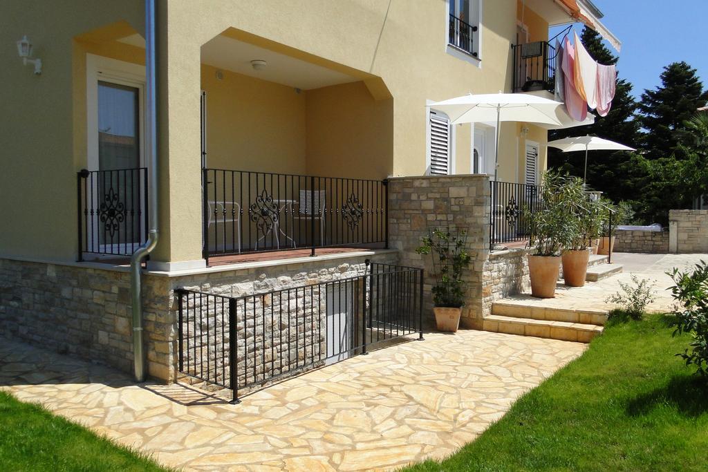 Apartments Villa Ela 우마그 외부 사진