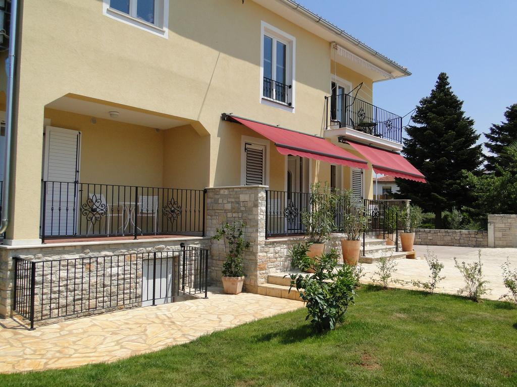 Apartments Villa Ela 우마그 외부 사진